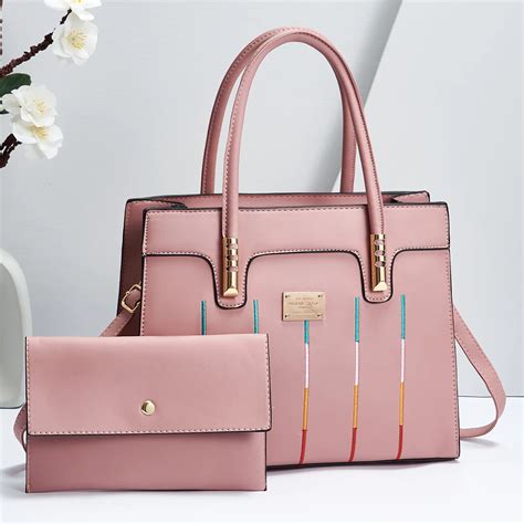 Women's Bags & Accessories .